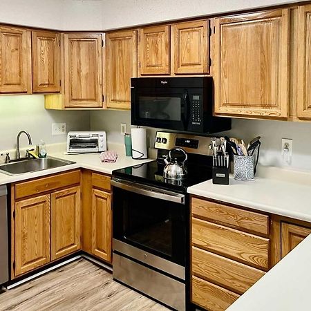 Lincoln Condo With Views, Pool, Hot Tub And Balcony! Luaran gambar
