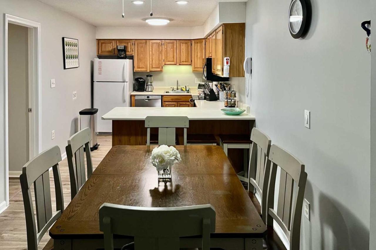 Lincoln Condo With Views, Pool, Hot Tub And Balcony! Luaran gambar