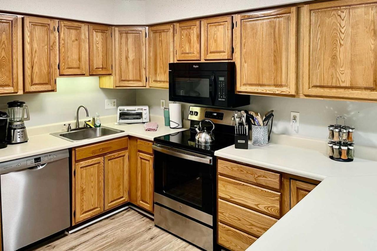 Lincoln Condo With Views, Pool, Hot Tub And Balcony! Luaran gambar